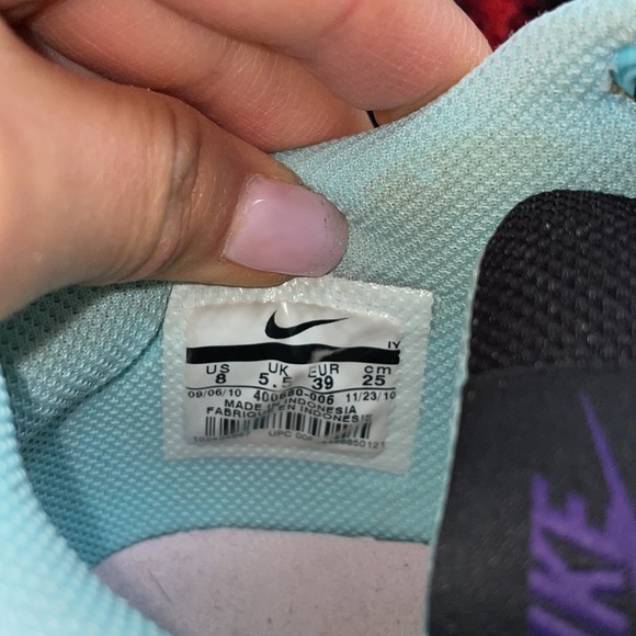 RETRO NIKE SNEAKERS - Picture 5 of 5